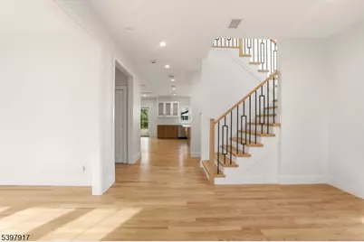 29 Alice Ln, Clark Township, NJ 07066 - Photo 4