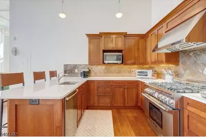 119 Walnut St #1, Montclair Twp., NJ 07042 - Photo 14