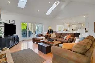 15 Skytop Dr, Denville, NJ 07834 - Photo 32