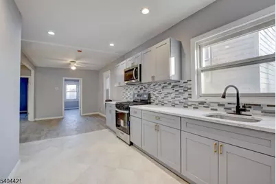 621 Grove St, Irvington, NJ 07111 - Photo 4