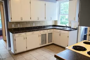 76 Grove St, Montclair, NJ 07042 - Photo 4