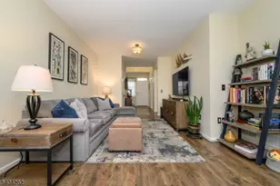 1329 Eagles Nest Ct, Lopatcong Township, NJ 08886 - Photo 8