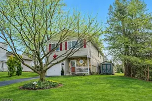 20 Park Ave, Lopatcong Township, NJ 08865 - Photo 2