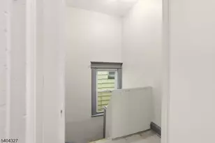 221 Wilkinson Ave, Jersey City, NJ 07305 - Photo 38