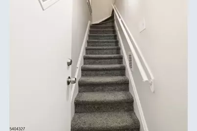 221 Wilkinson Ave, Jersey City, NJ 07305 - Photo 8