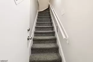 221 Wilkinson Ave, Jersey City, NJ 07305 - Photo 8