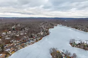 45 W Shawnee Trail, Jefferson Township, NJ 07885 - Photo 2