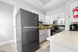 392 Lincoln St, Phillipsburg, NJ 08865 - Photo 4