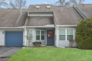 392 Bayberry Ct, Marlboro Township, NJ 07726 - Photo 1