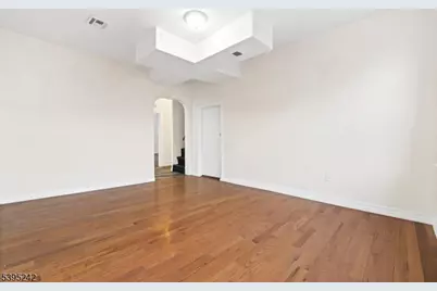 366 Badger Ave, Newark, NJ 07112 - Photo 10