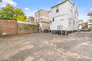 366 Badger Ave, Newark, NJ 07112 - Photo 20