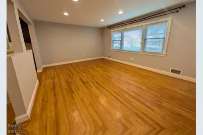 50 Kipp Ave, Elmwood Park, NJ 07407 - Photo 10