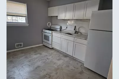 228-238 Marion St #15, Paterson, NJ 07522 - Photo 2