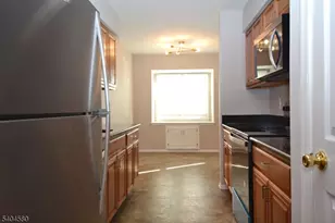 129 Hampton Ct, Franklin Township, NJ 08873 - Photo 8