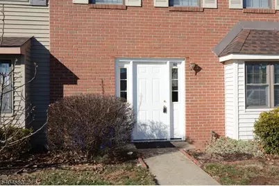 129 Hampton Ct, Franklin Township, NJ 08873 - Photo 2