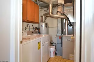 129 Hampton Ct, Franklin Township, NJ 08873 - Photo 14