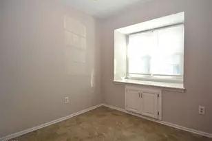 129 Hampton Ct, Franklin Township, NJ 08873 - Photo 4