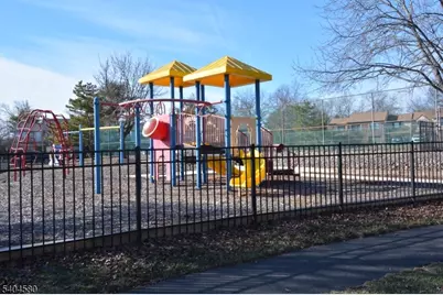 129 Hampton Ct, Franklin Township, NJ 08873 - Photo 24