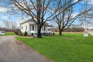 110 Mine St, Raritan Township, NJ 08822 - Photo 4