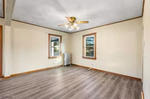 110 Mine St, Raritan Township, NJ 08822 - Photo 8