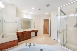 136 Hickory Hill Blvd, Totowa, NJ 07512 - Photo 24