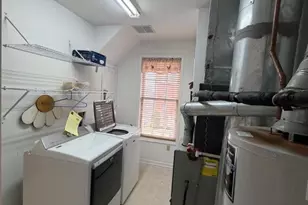 319 Regency Pl, Woodbridge Township, NJ 07095 - Photo 18