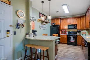 319 Regency Pl, Woodbridge Township, NJ 07095 - Photo 2