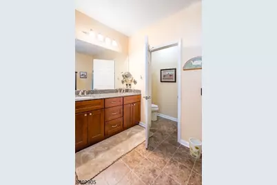 319 Regency Pl #319, Woodbridge Township, NJ 07095 - Photo 10