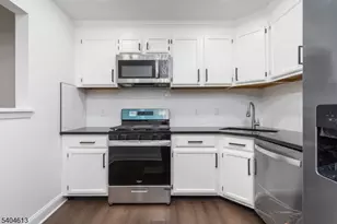 608 Dunn Cir, Bridgewater, NJ 08807 - Photo 6