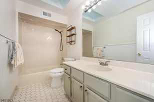 44 Littlewood Ct, Wayne Twp., NJ 07470 - Photo 12