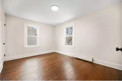 21 Eastern Pkwy, Newark, NJ 07106 - Photo 24