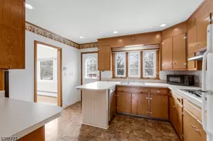 211 Reaville Rd, Raritan Township, NJ 08822 - Photo 18