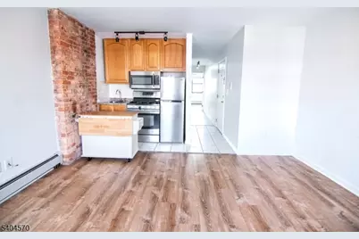 220 East Broad St - Apt 3 #Apt3, Westfield, NJ 07090 - Photo 4