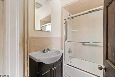 354 Hayward St, Orange, NJ 07050 - Photo 16