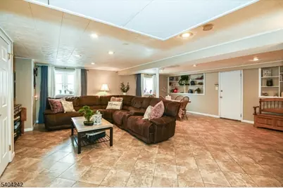 2 Eden Pl, Wayne, NJ 07470 - Photo 24