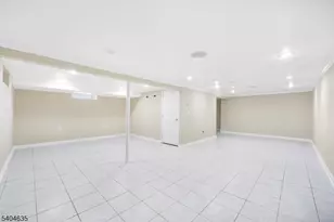 585 Mt Prospect Ave, Clifton, NJ 07012 - Photo 32