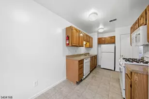 4 Deer Hill Ct, Boonton Town, NJ 07005 - Photo 4