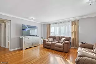 391 Ave E, Bayonne, NJ 07002 - Photo 28