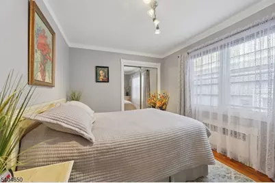 391 Avenue E, Bayonne, NJ 07002 - Photo 8