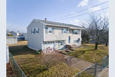 5 Clare Ct, Manville, NJ 08835 - Photo 2