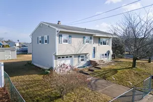 5 Clare Ct, Manville, NJ 08835 - Photo 2