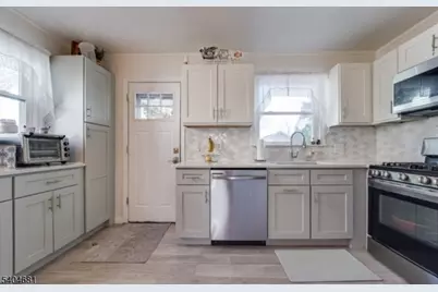 391 Ward St, Union Township, NJ 07083 - Photo 10