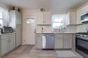 391 Ward St, Union Township, NJ 07083 - Photo 10