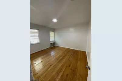 388 Leslie St, Newark, NJ 07112 - Photo 8
