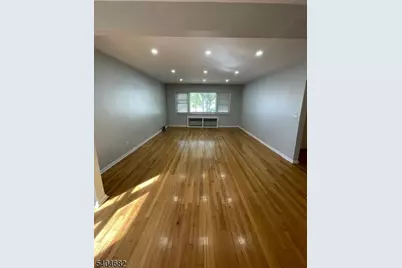 388 Leslie St, Newark, NJ 07112 - Photo 2