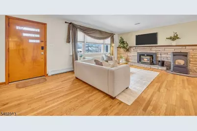 128 Old Croton Rd, Raritan Township, NJ 08822 - Photo 4