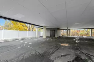 255 Ridge Rd, Lyndhurst Township, NJ 07071 - Photo 16