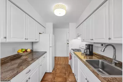 605 Grove St #16, Clifton, NJ 07013 - Photo 14