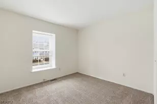 374 Aldeburgh Ave, Franklin Township, NJ 08873 - Photo 4