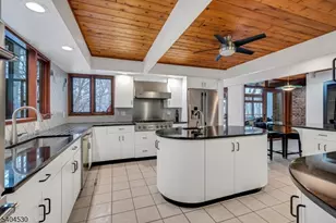 39 Woodland Rd, Mendham Township, NJ 07945 - Photo 10